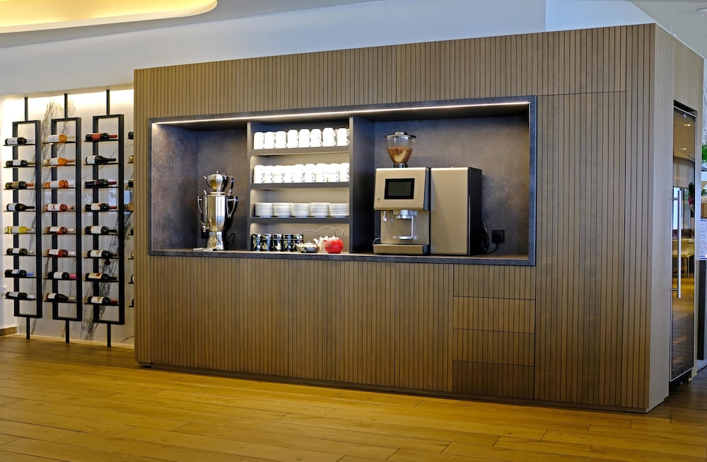 Ammon Zeus Luxury Beach Hotel 8/51