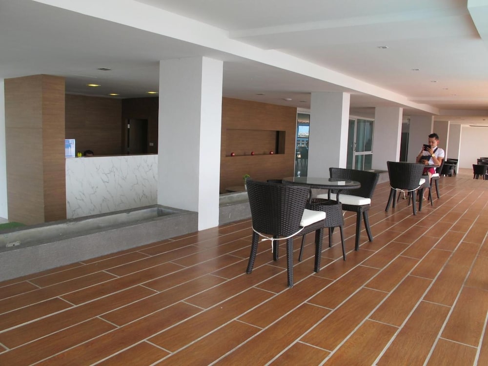 Nantra Pattaya Baan Ampoe Beach 8/40