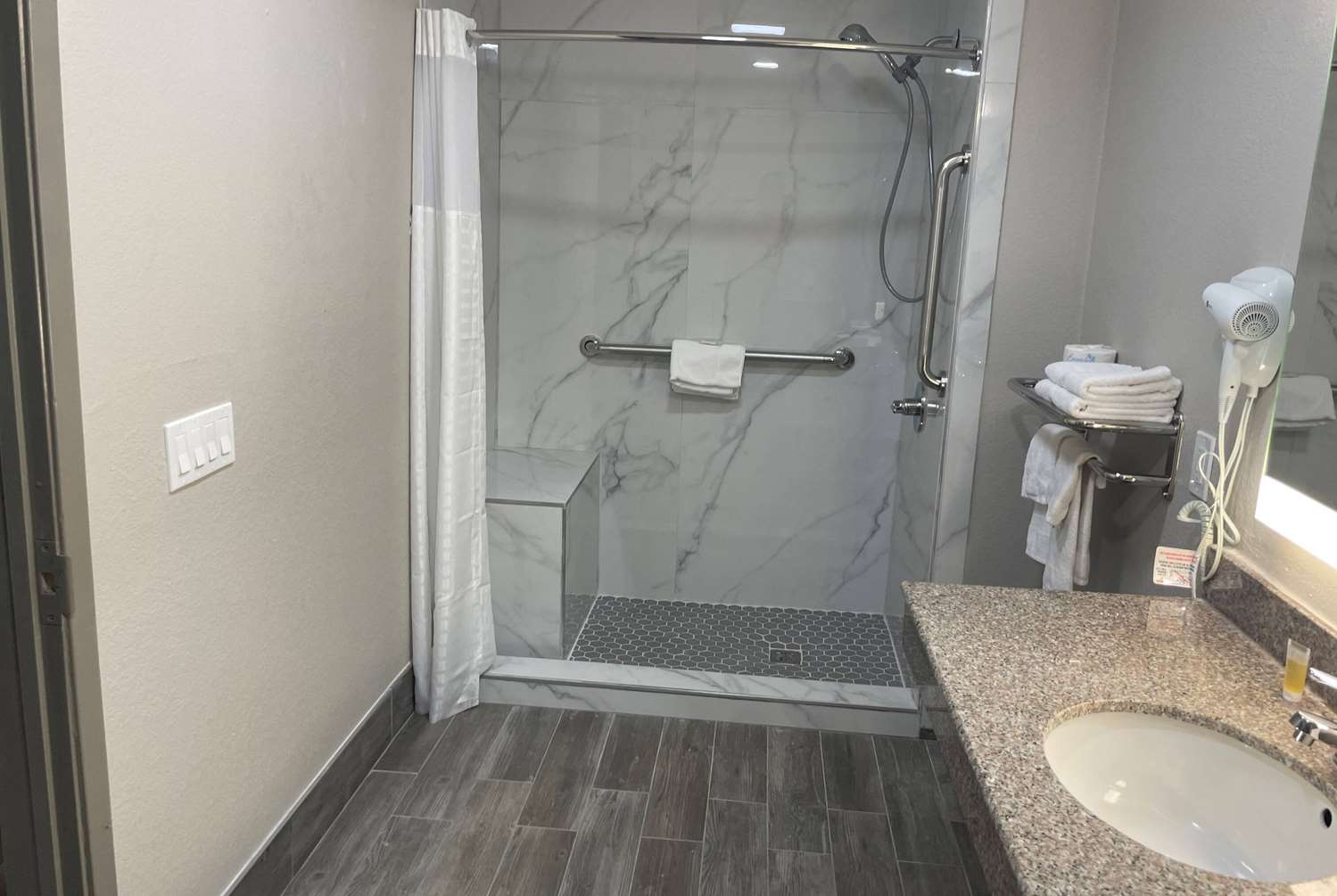 Days Inn by Wyndham New Braunfels 33/33