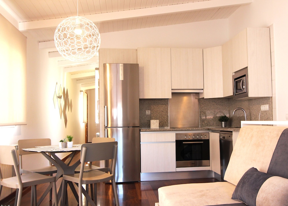 Apartamentos Roisa Centro 59/72
