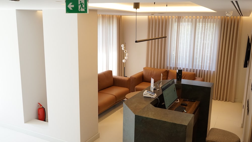 Arbnor Hotel 32/50