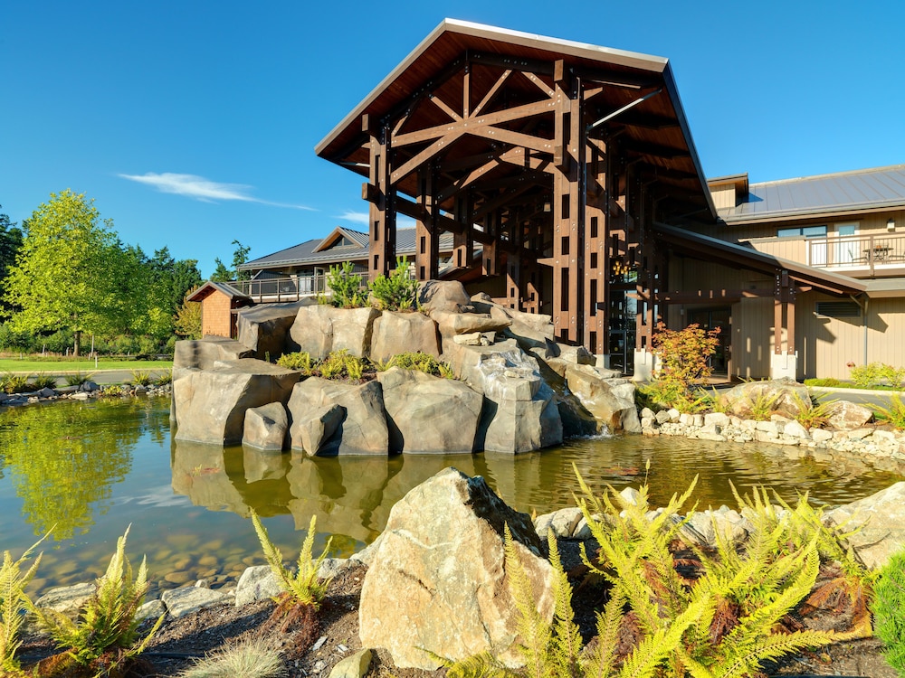 Sunrise Ridge Waterfront Resort 42/82