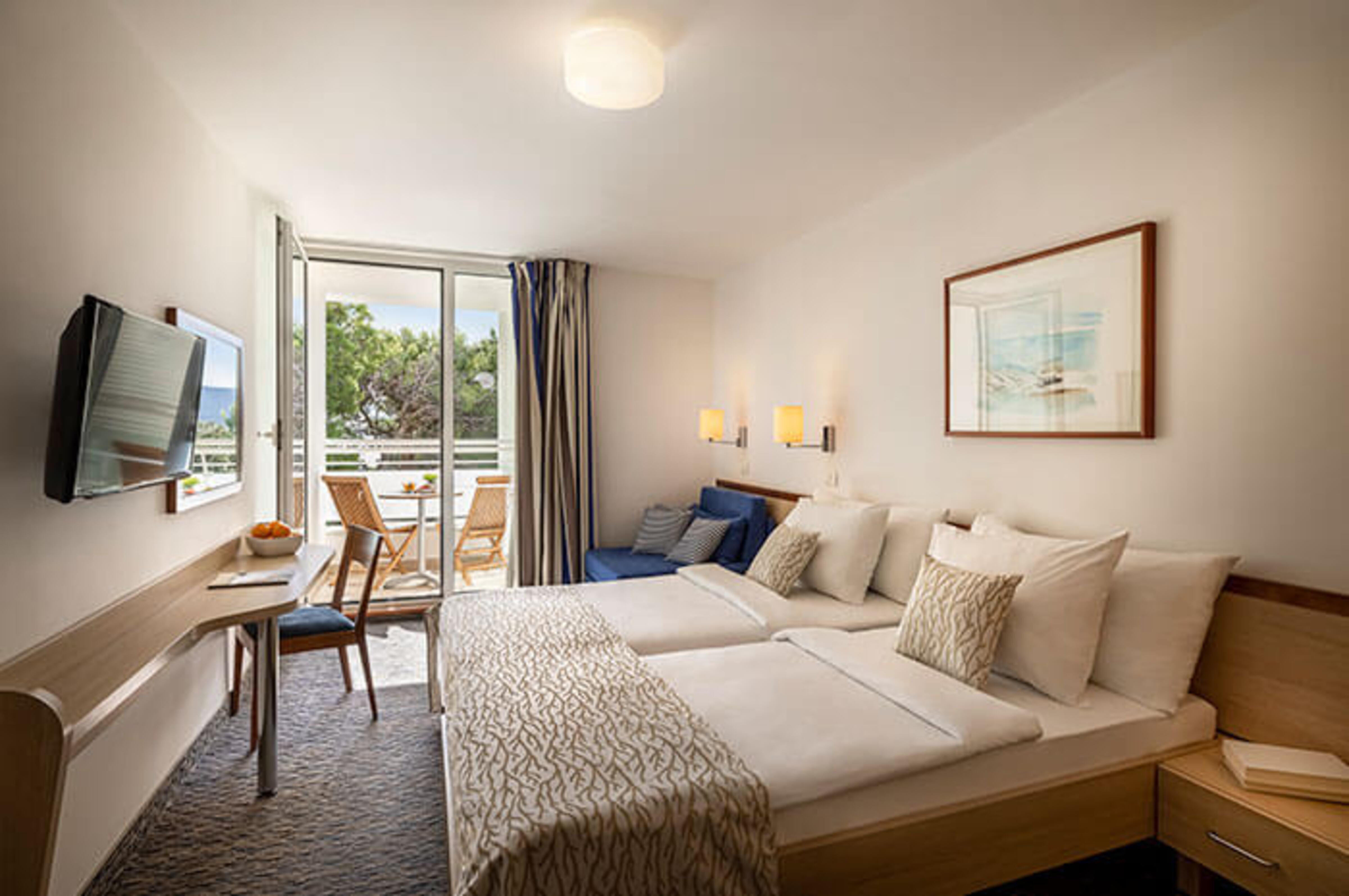 Room, Triple, Sea Side, Balcony