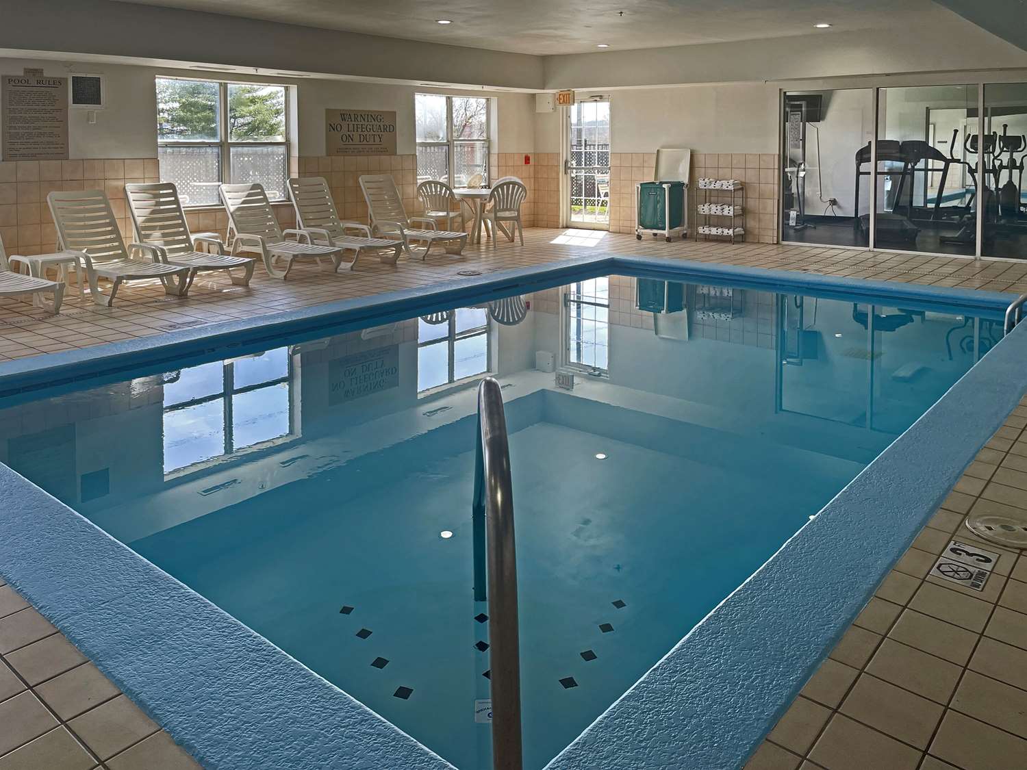 Quality Inn & Suites Cincinnati Sharonville 29/42