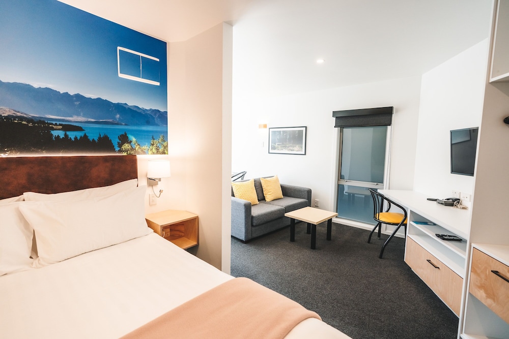 Blue Peaks Lodge and Apartments 27/63