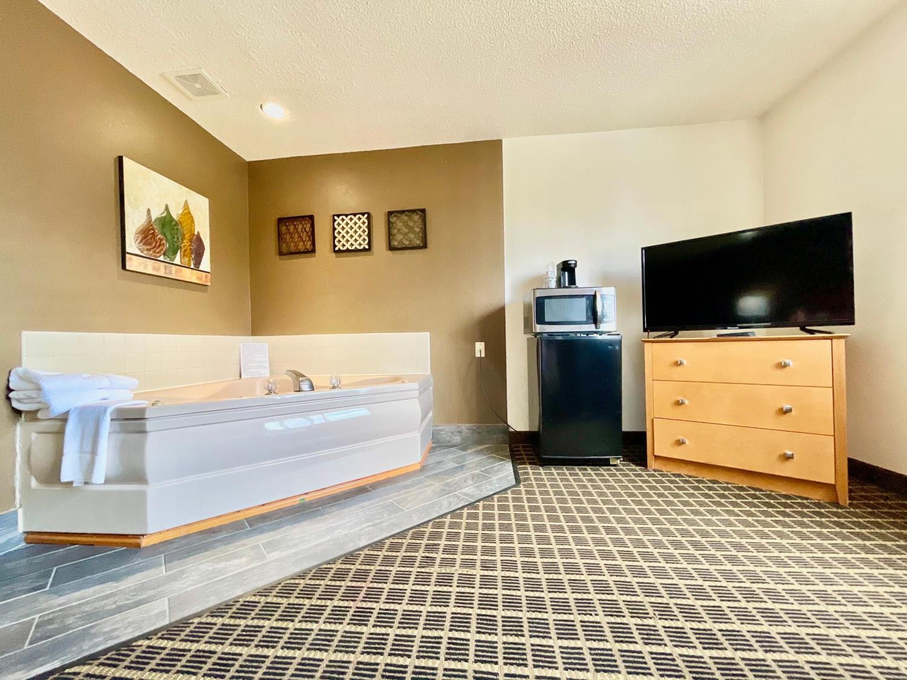 Econo Lodge Quincy 5/15