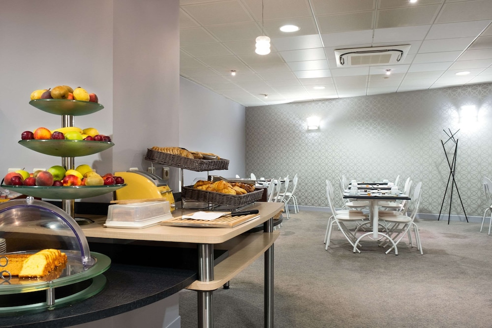 restaurant cafeteria
