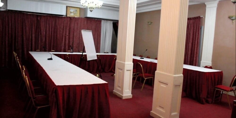 Le Luxtral Hotel 15/23