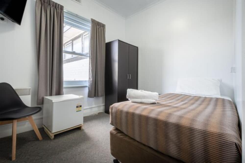 Economy, Single, Single Bed, Shared Bathroom