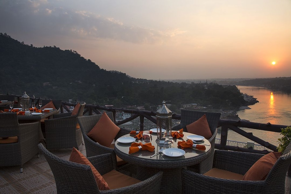 Laxman Jhula Divine Resort 37/49