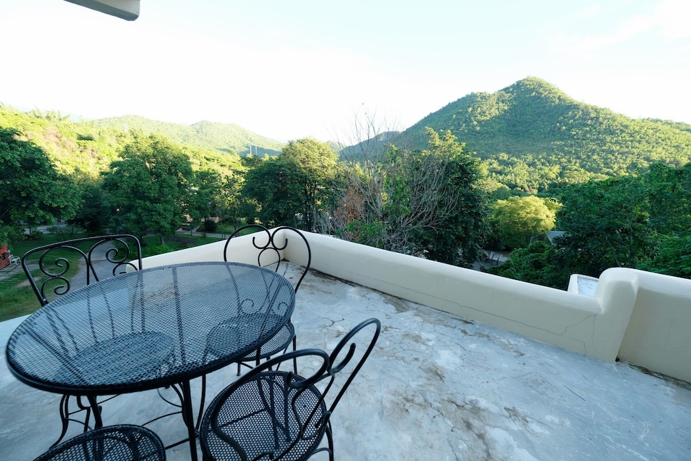 Hi - Scene Resort 36/69