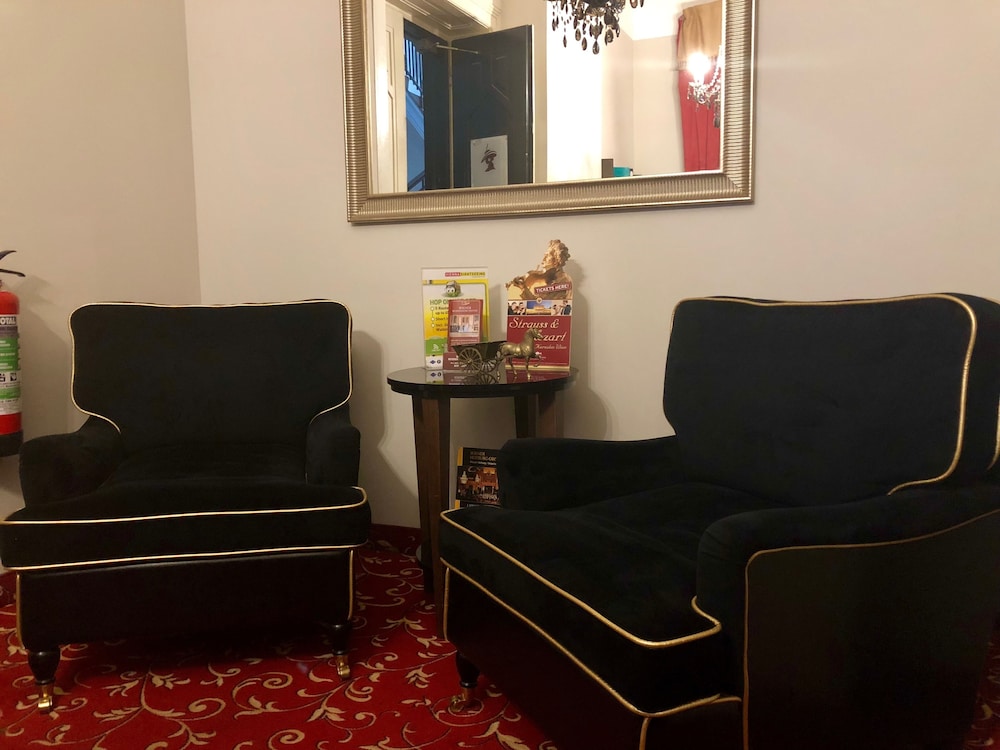 PENSION BARON AM SCHOTTENTOR HOTEL 25/50