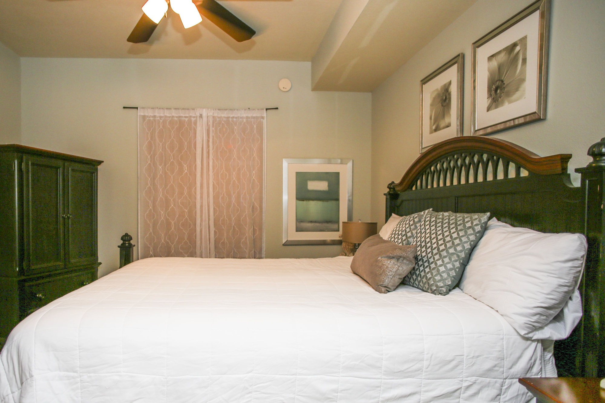 2 Bedrooms, Condo, King and Queen Bed, Bunk Bed, Beach Front, Sofa