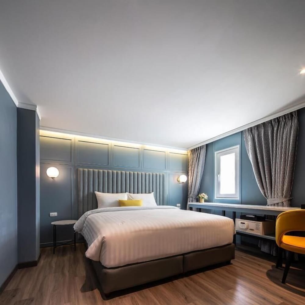 PREMIUM, KING BED