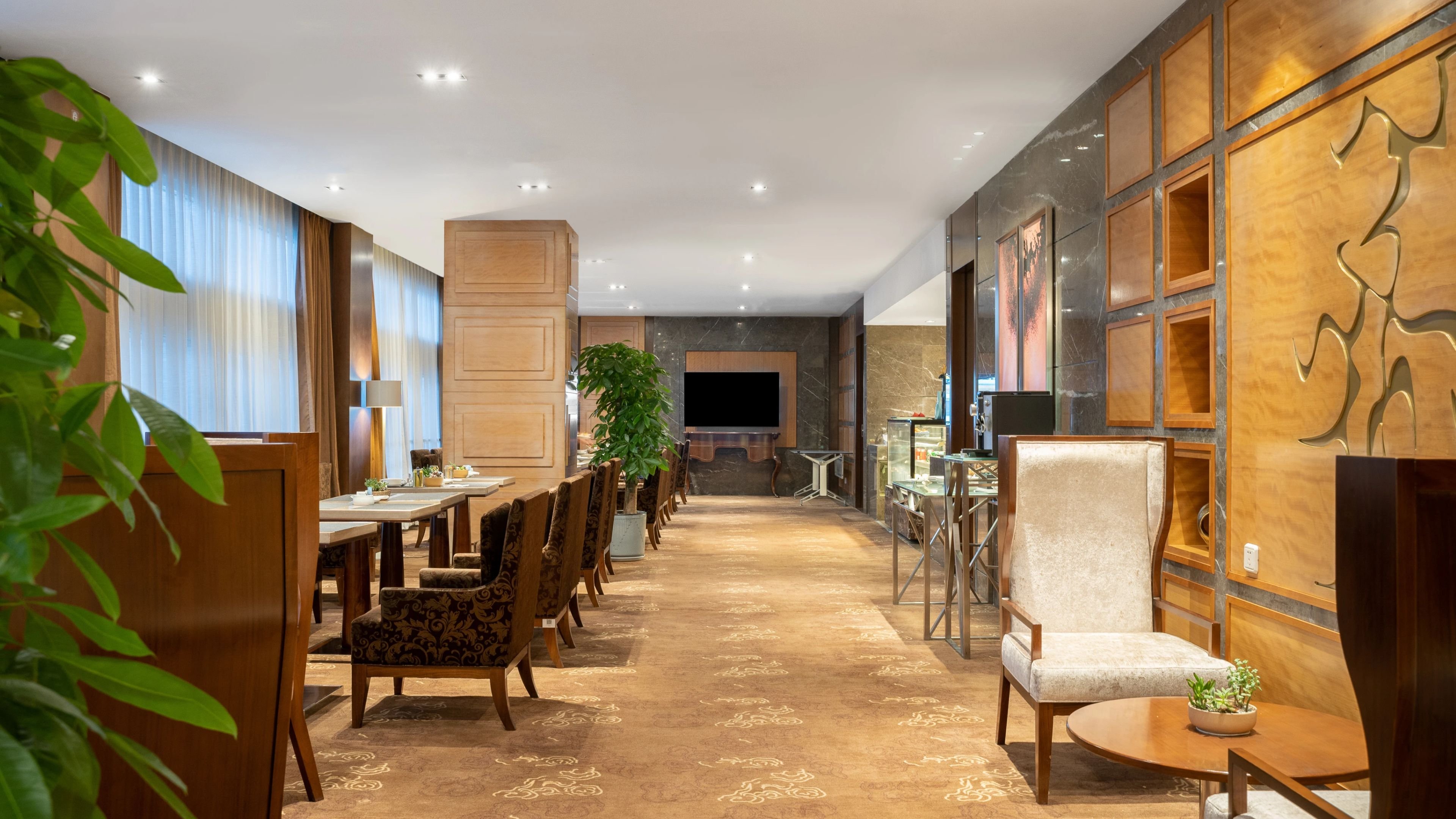 HOLIDAY INN SHIJIAZHUANG CENTRAL 50/77