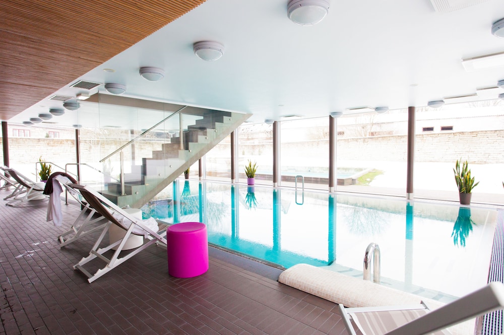 JOHAN SPA HOTEL 24/50