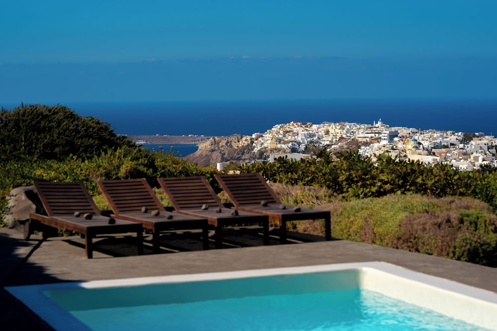 270 Oia's View 37/50