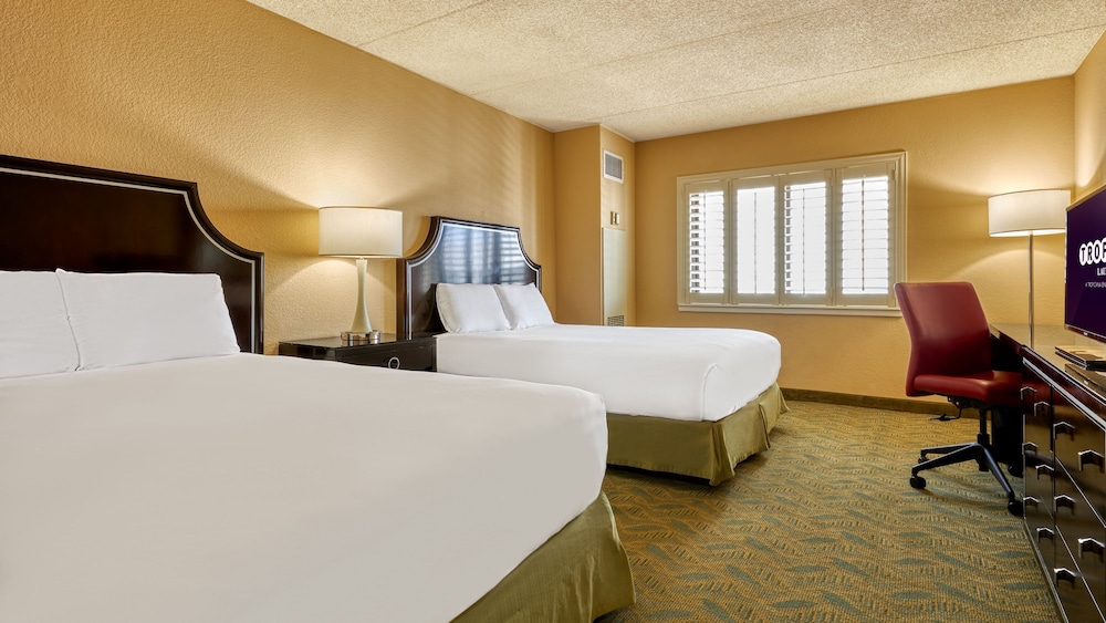 West, 2 Queen Beds, River View