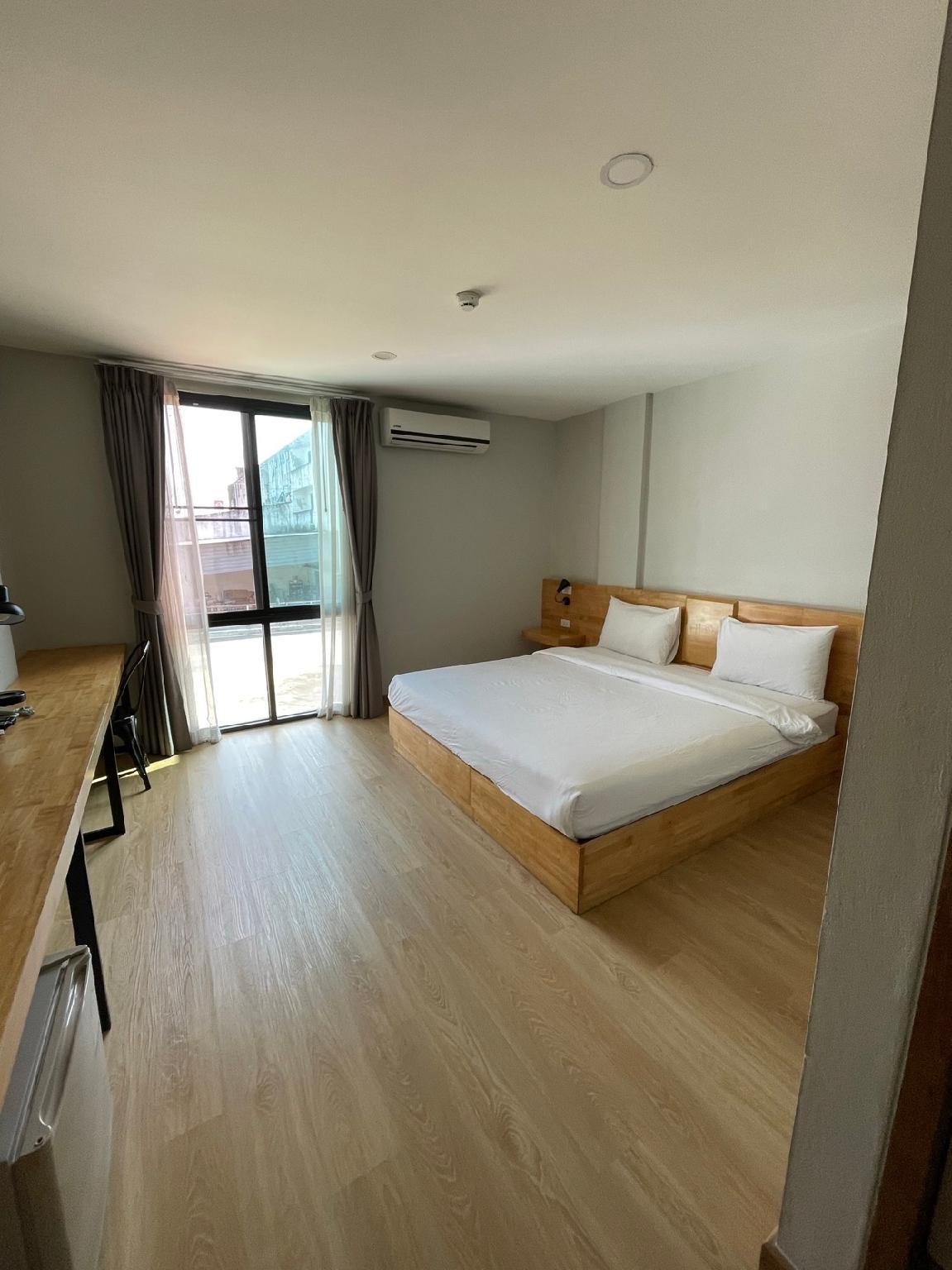 Easy Hotel 23/75