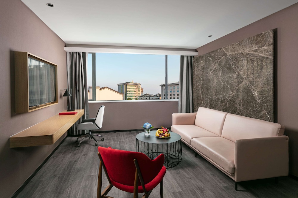 Ramada by Wyndham Yangzhou Slender West Lake 12/19