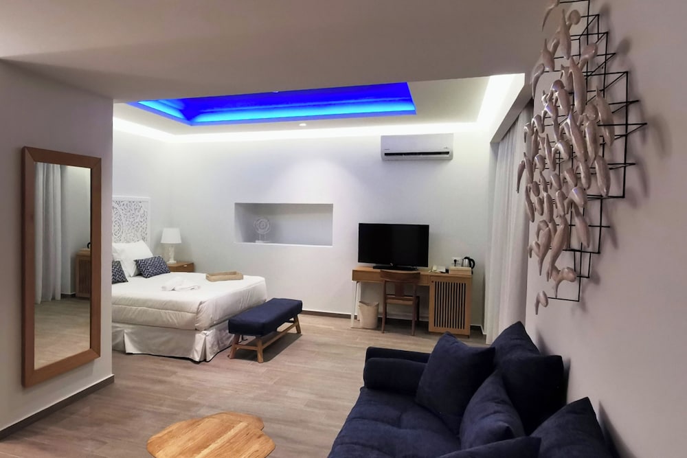 Junior Suite, Studio, Queen Bed, Sofa, Private Pool، Villaggio Boutique Hotel Hersonissos - Adults Only 3/5