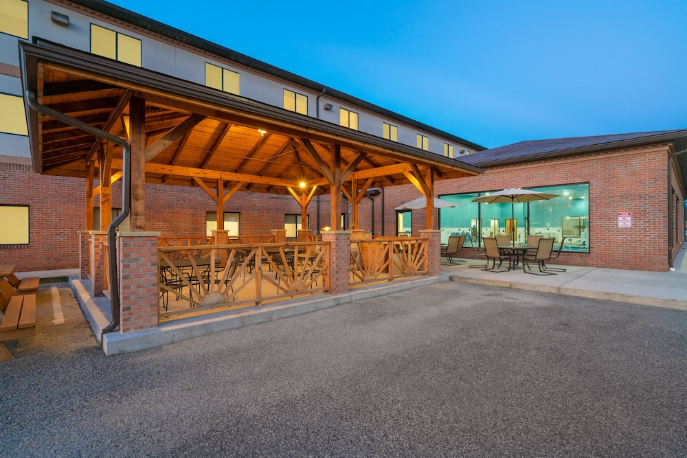 Holiday Inn Express Hotel Suites Elkins 7/60