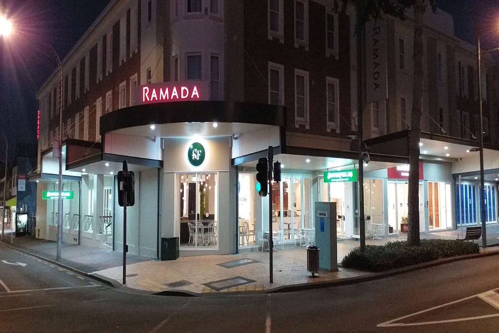 Ramada by Wyndham Hamilton City Center 6/50