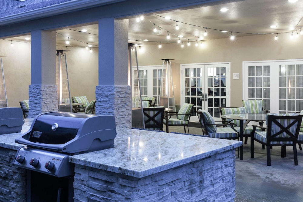 Homewood Suites by Hilton Tukwila 32/43