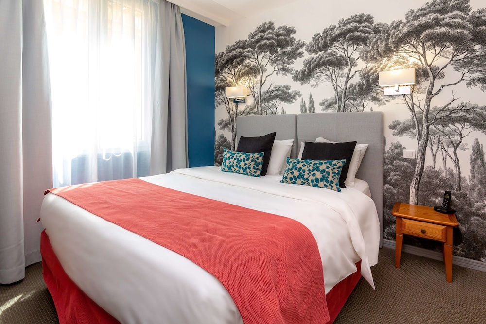 Hotel Kyriad Avignon Palais des Papes 23/73