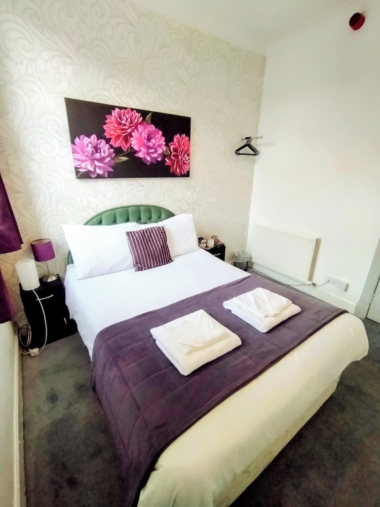 Oyo Gin House Hotel 20/50