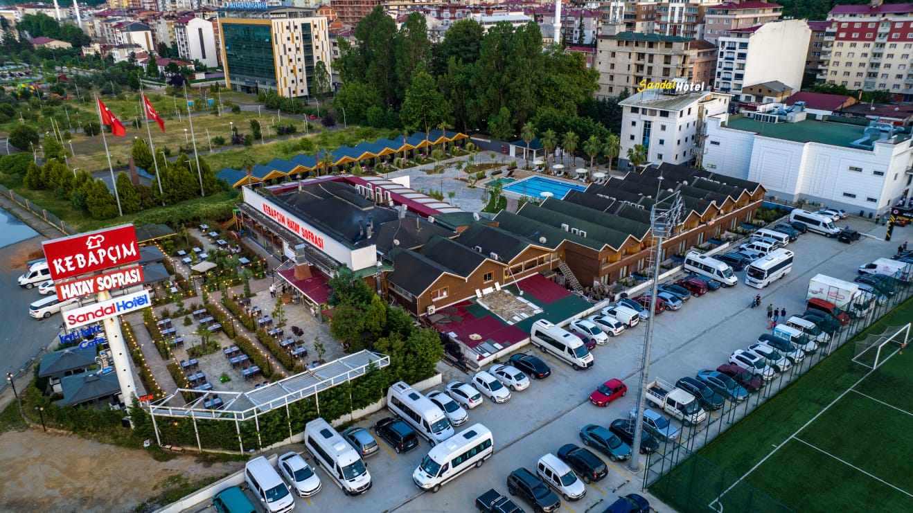 Sandal Hotel 35/45