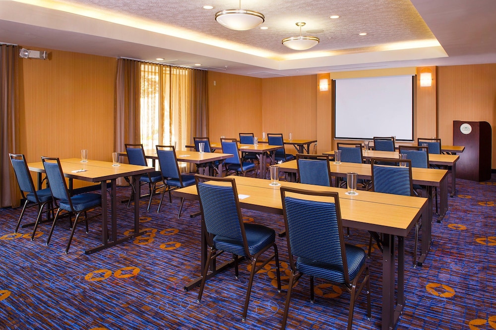 Courtyard by Marriott Richmond Northwest 24/25