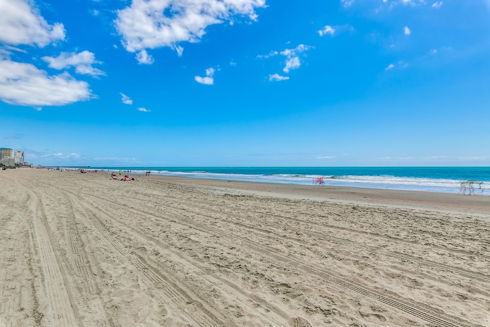 Days Inn by Wyndham Myrtle Beach-Beach Front 23/36
