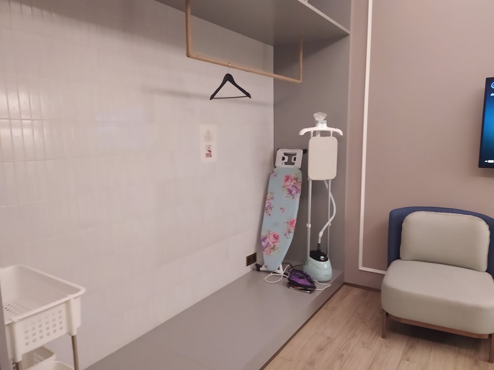 Mercure Hangzhou East Railway Station 55/56