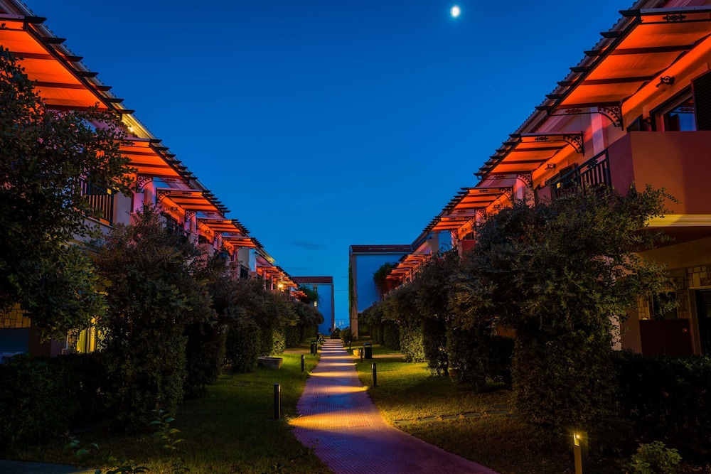Mediterranean Beach Resort 62/65
