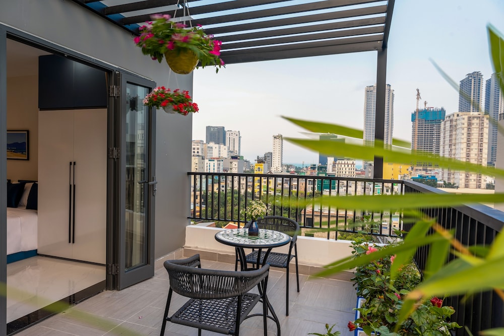 The Home Hotel & Apartment 25/37