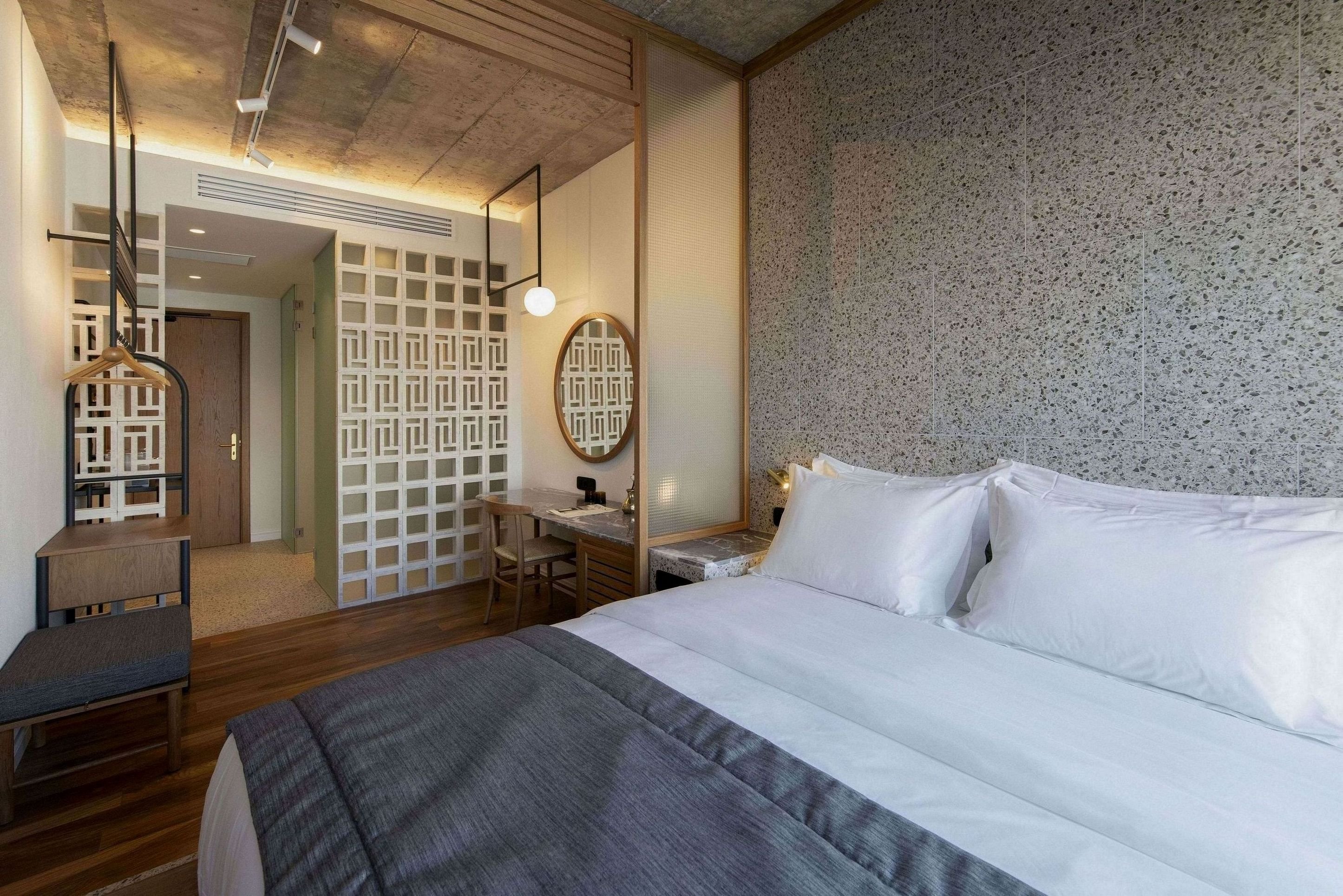 Ergon House 1/11