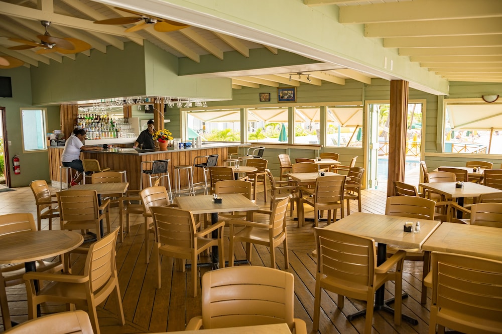 Belair Beach Hotel 13/35