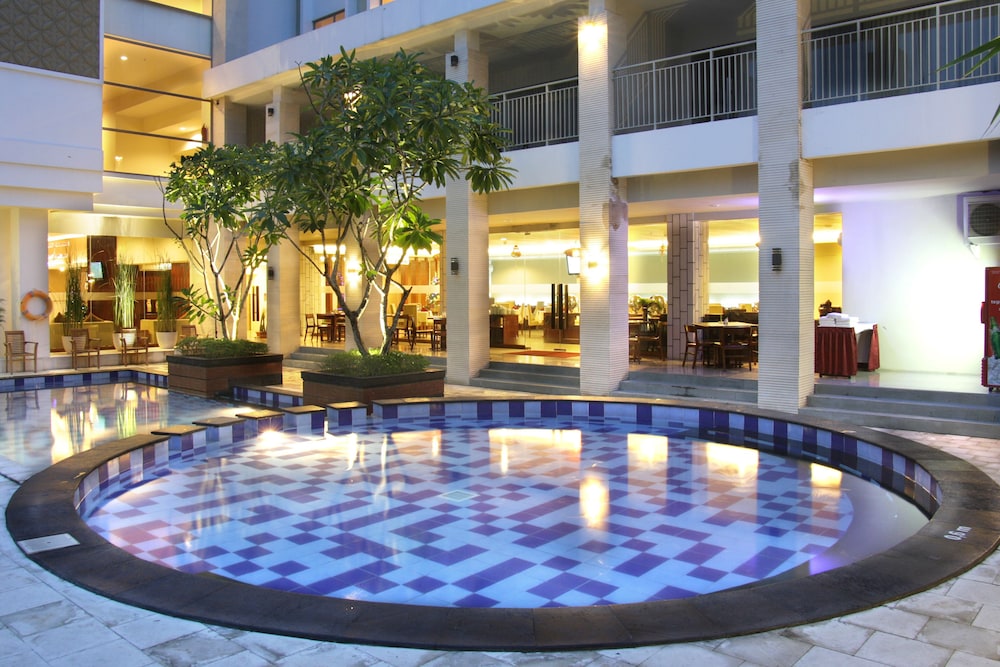 Vrata Hotel Yogyakarta 20/30