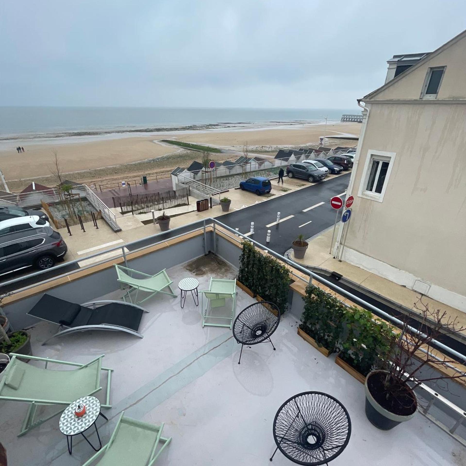 LE BEAU RIVAGE 3/50
