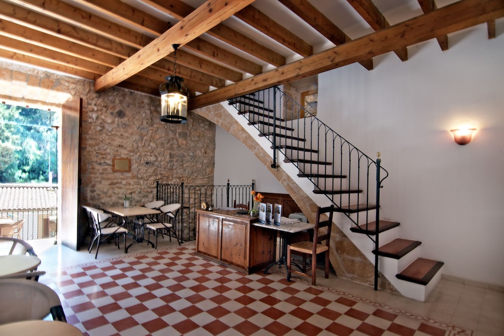 Petit Hotel Hostetgeria La Victoria 28/46