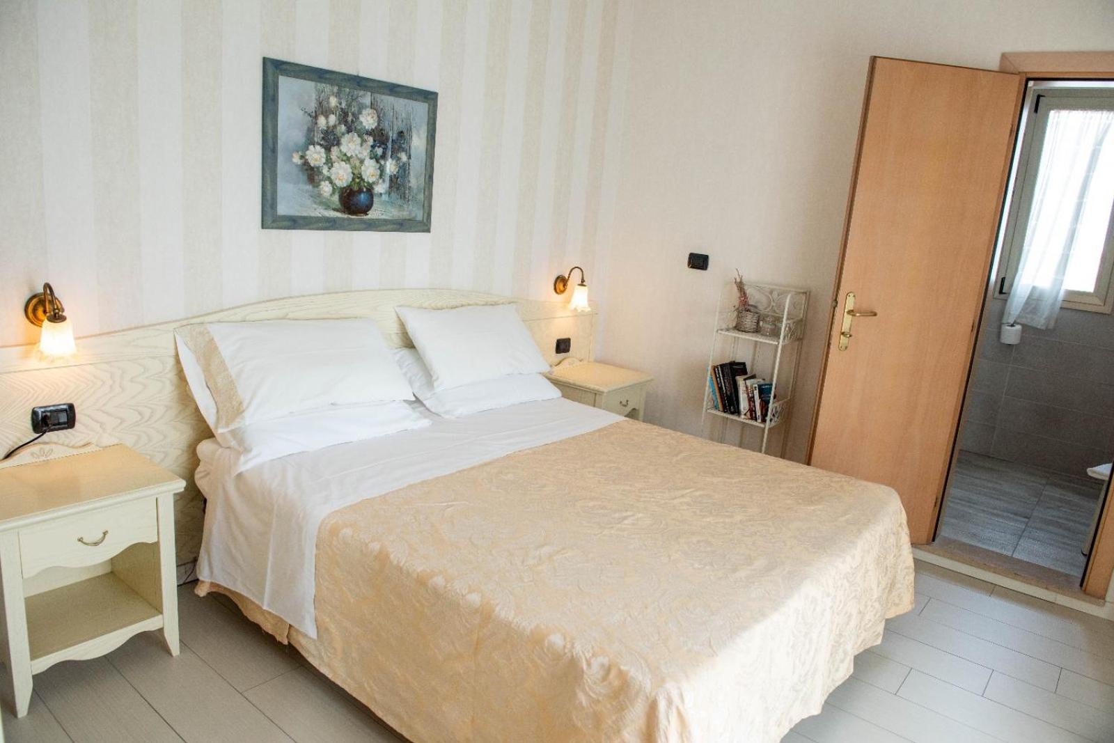 Hotel Mondial 14/48