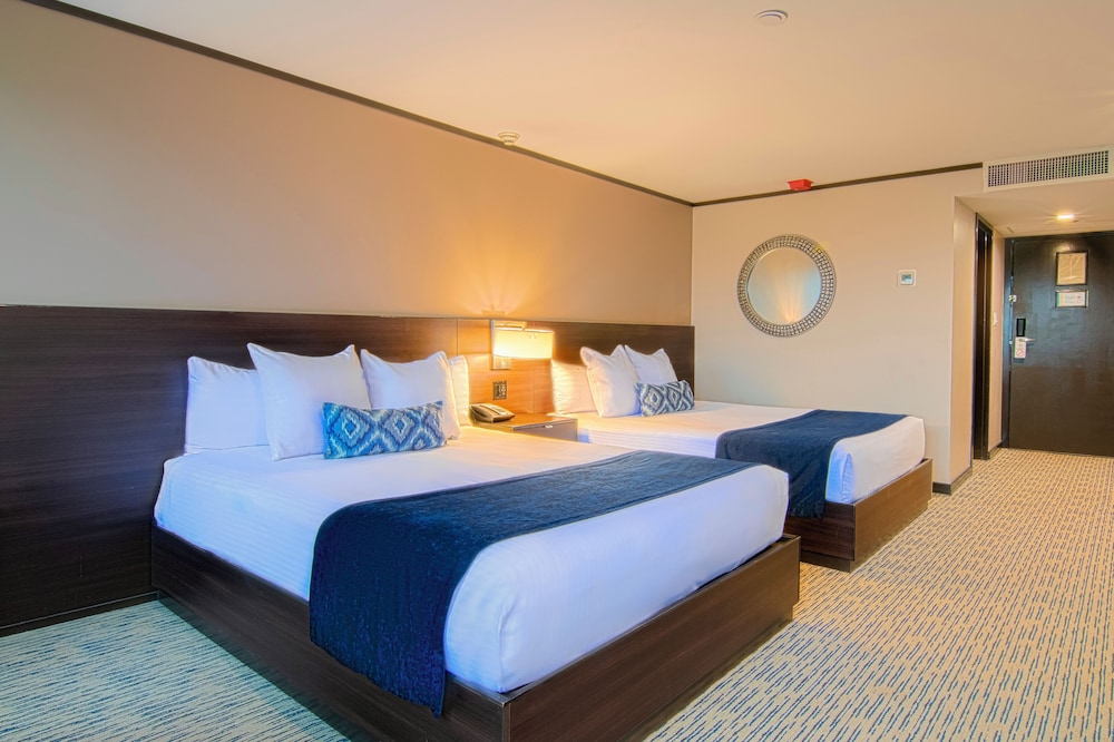 Grand Hotel Tijuana 24/77