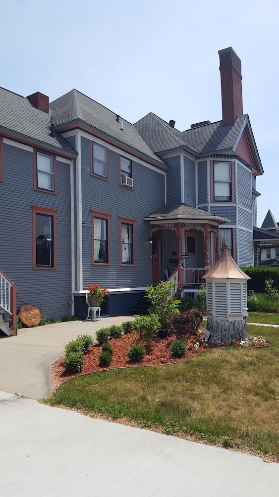 The Inn at Ludington 7/66