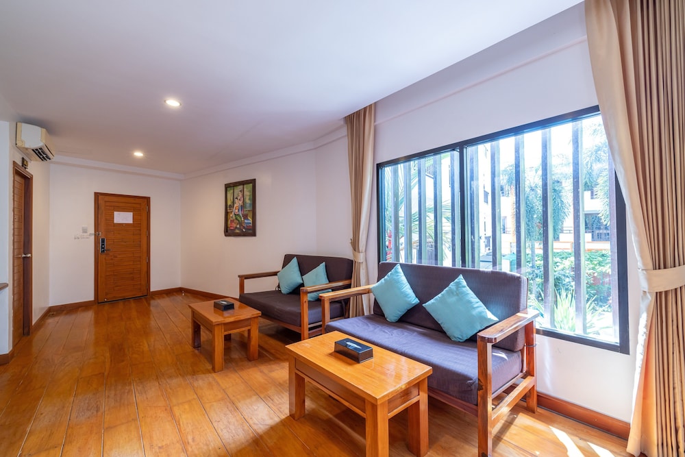 Meet Holiday Hotel Rawai 37/55