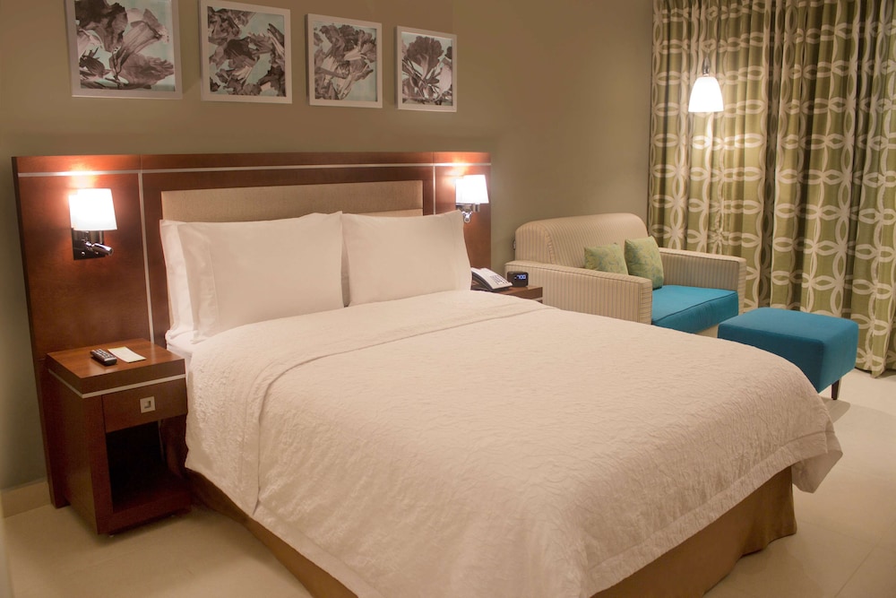 ROOM, QUEEN BED, ACCESSIBLE