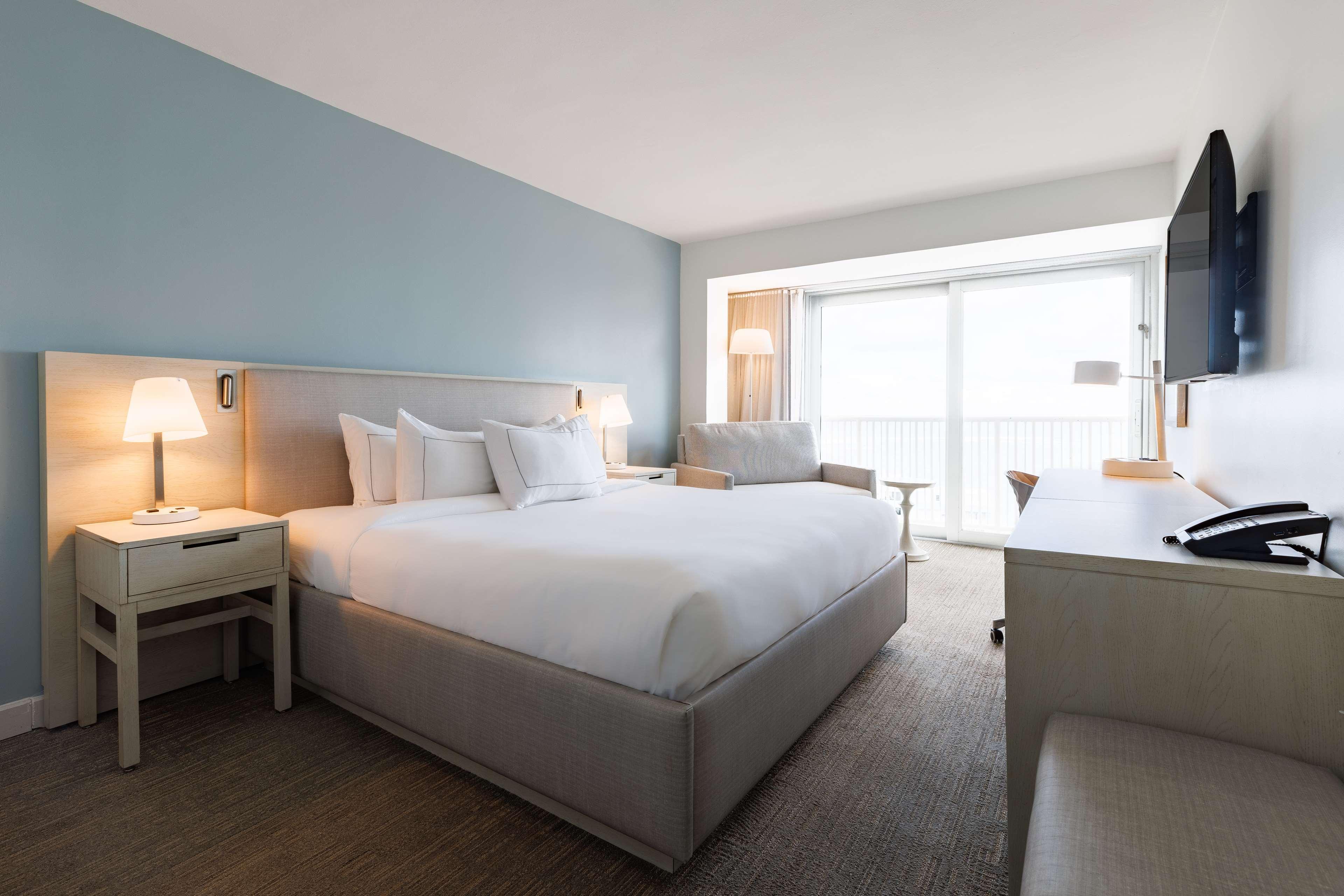 ROOM, KING BED, SOFA, BLUE TOWER