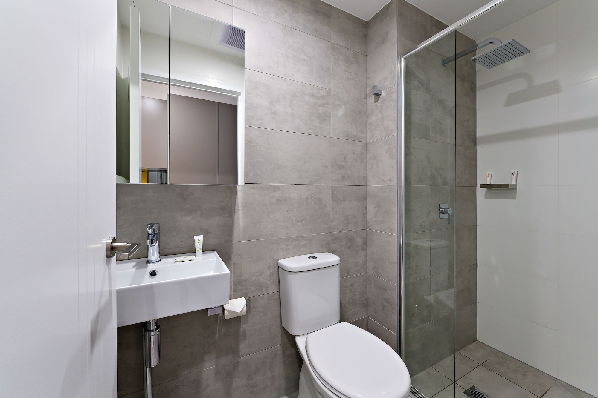 جناح استوديو بسرير كوين، Valuesuites Green Square 3/3