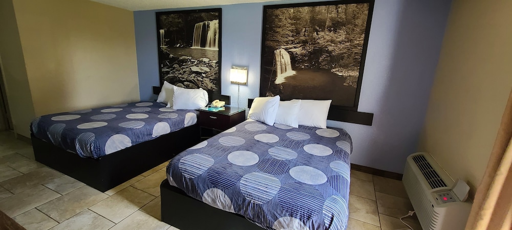 Fairview Inn Suites 13/40
