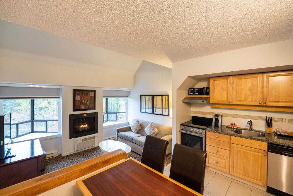 Mountain Side Hotel Whistler By Executive 19/63